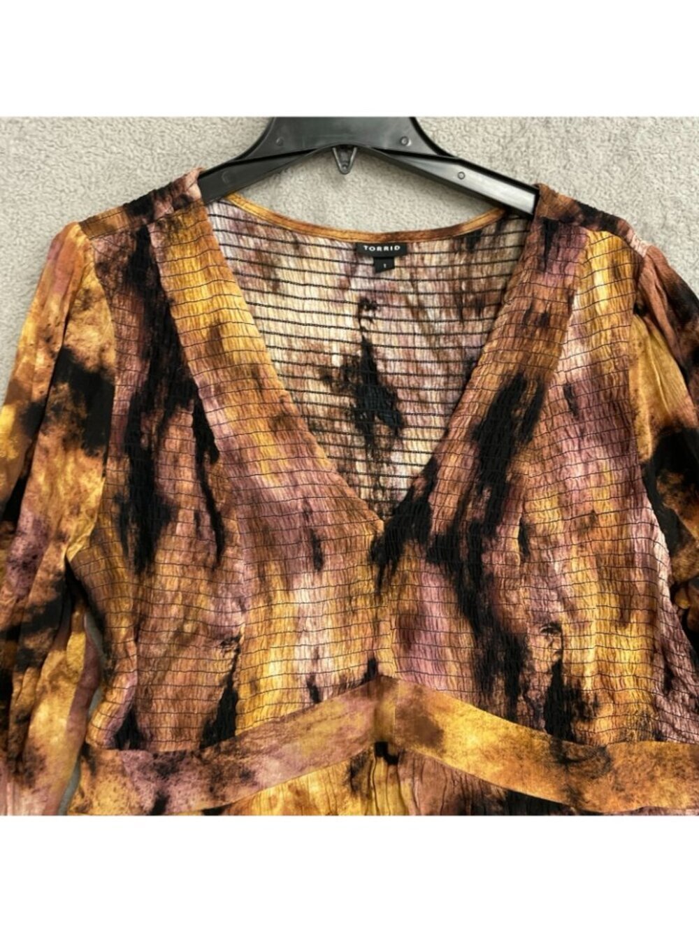 Torrid Women's 1X Tie-Dye Smocked Long Sleeve Blouse Multi-Color Top B1084 - Picture 8 of 10